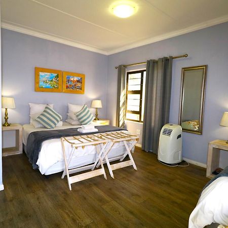 Tiende Laan Bed & Breakfast And Self-Catering ウォルビスベイ エクステリア 写真