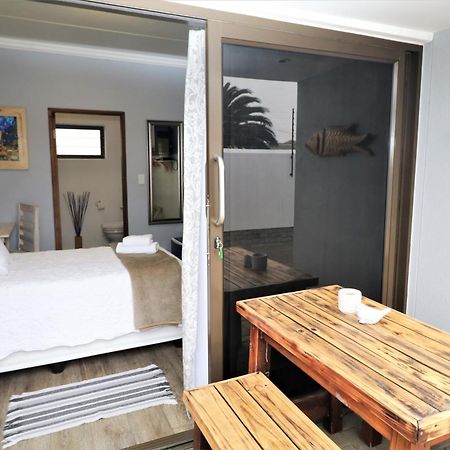 Tiende Laan Bed & Breakfast And Self-Catering ウォルビスベイ エクステリア 写真
