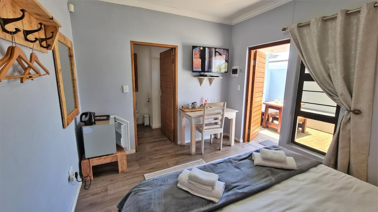 Tiende Laan Bed & Breakfast And Self-Catering ウォルビスベイ エクステリア 写真
