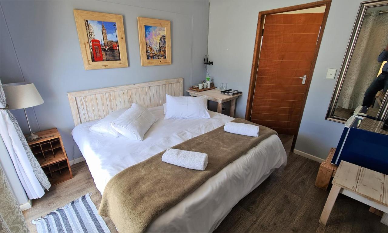 Tiende Laan Bed & Breakfast And Self-Catering ウォルビスベイ エクステリア 写真