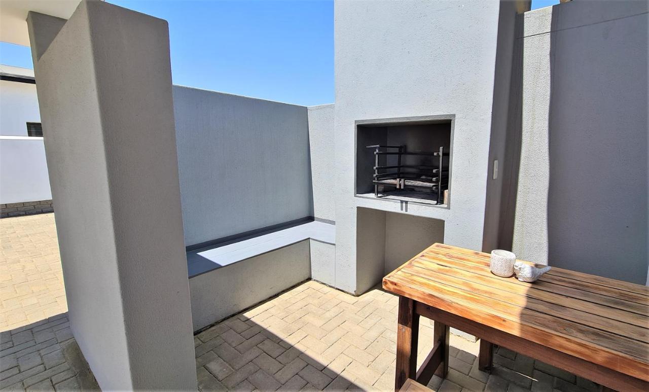 Tiende Laan Bed & Breakfast And Self-Catering ウォルビスベイ エクステリア 写真