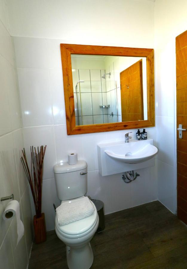 Tiende Laan Bed & Breakfast And Self-Catering ウォルビスベイ エクステリア 写真