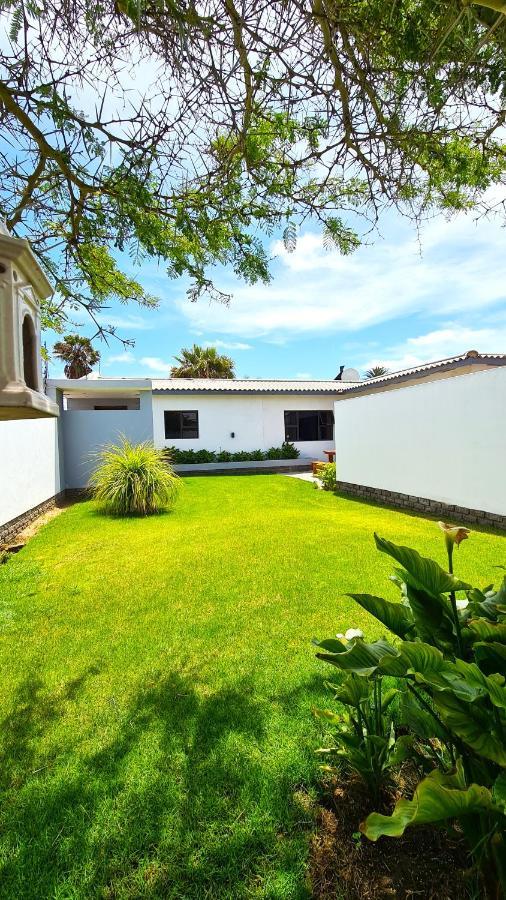 Tiende Laan Bed & Breakfast And Self-Catering ウォルビスベイ エクステリア 写真