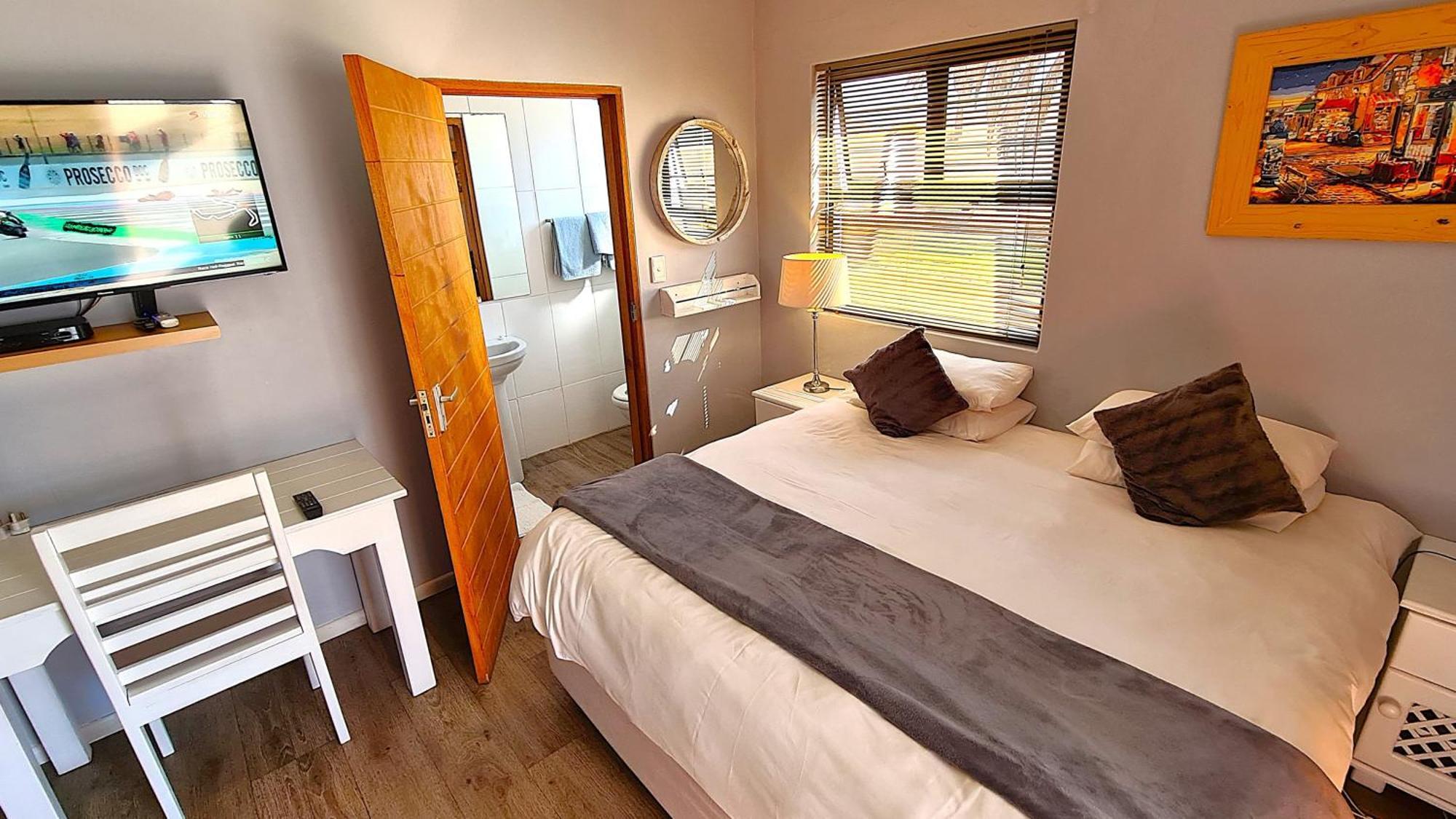 Tiende Laan Bed & Breakfast And Self-Catering ウォルビスベイ エクステリア 写真