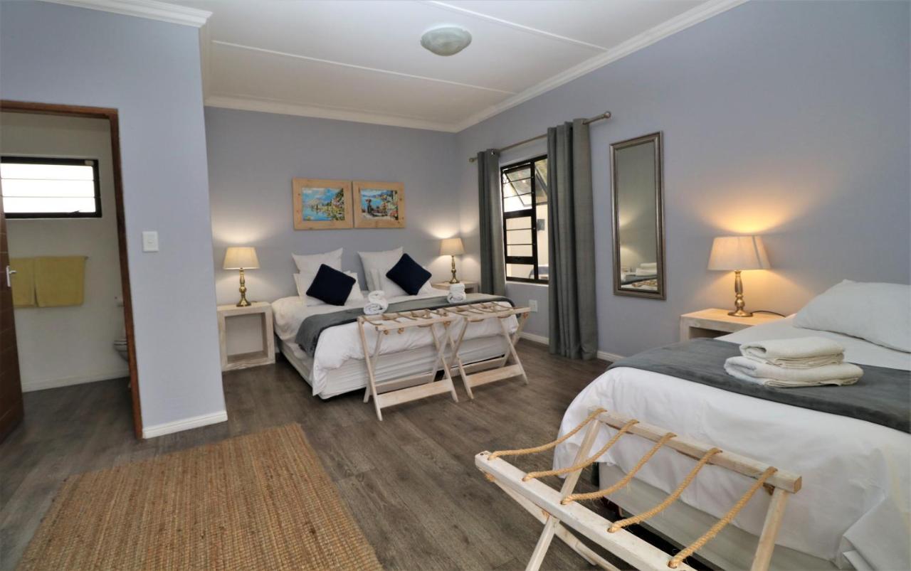 Tiende Laan Bed & Breakfast And Self-Catering ウォルビスベイ エクステリア 写真