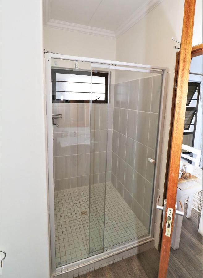 Tiende Laan Bed & Breakfast And Self-Catering ウォルビスベイ エクステリア 写真