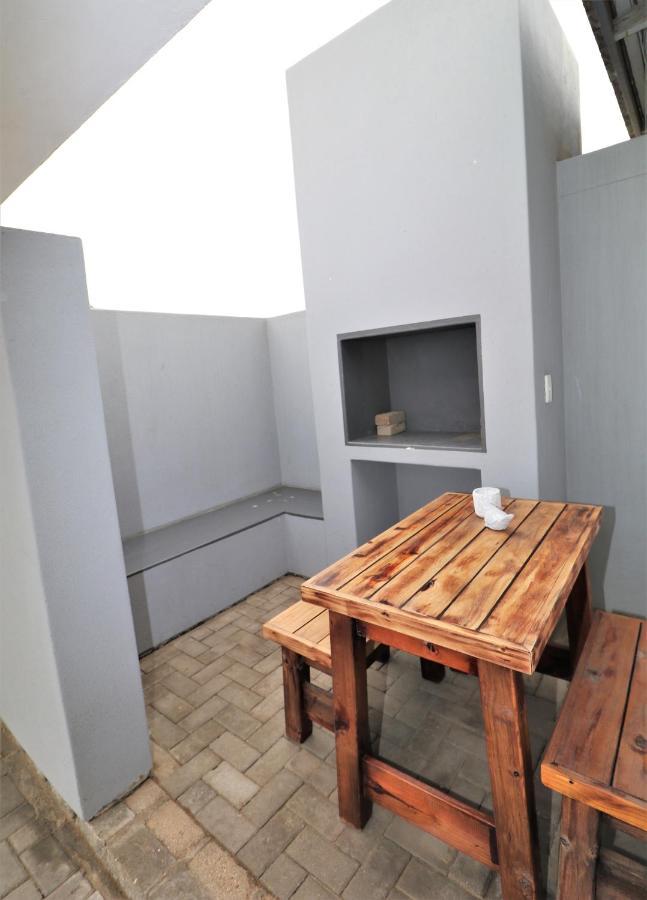 Tiende Laan Bed & Breakfast And Self-Catering ウォルビスベイ エクステリア 写真